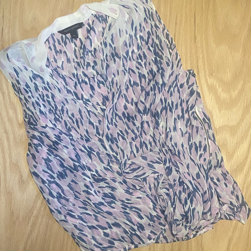 Banana Republic Flowy Top